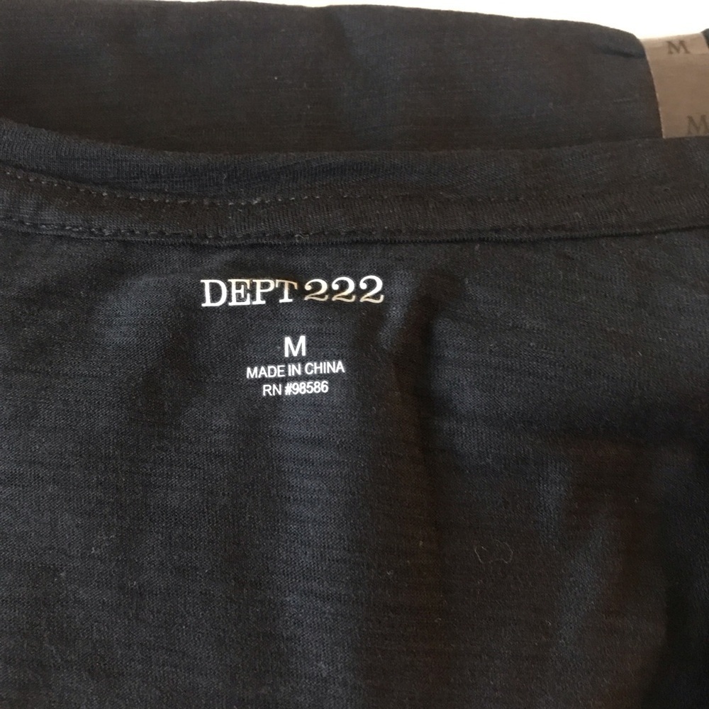 Dept 222 size M black v-neck short sleeve tee shirt NWT. - Picture 2 of 6